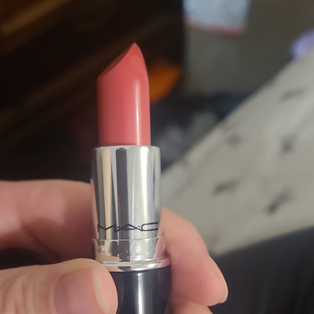 MAC Cosmetics Pink Lipstick Frienda